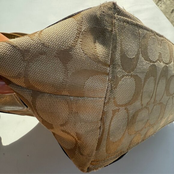Coach Carly Patchwork Tote – Gold & Silver Metallic Circles – Y2K Style - Picture 6 of 13